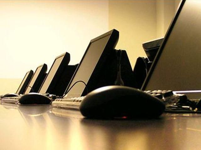 Мін'юст закупив російськомовних комп'ютерів на 30,5 мільйонів гривень Мін'юст закупив російськомовних комп'ютерів на 30,5 мільйонів гривень