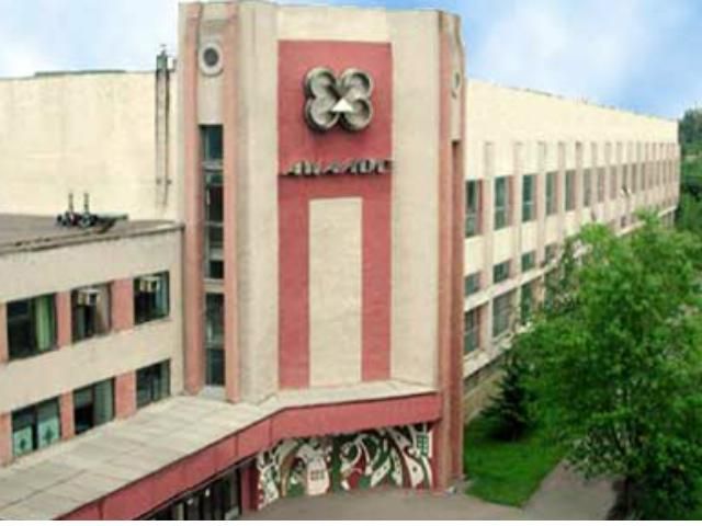 У Вінниці із заводу евакуювали більше тисячі людей У Вінниці із заводу евакуювали більше тисячі людей