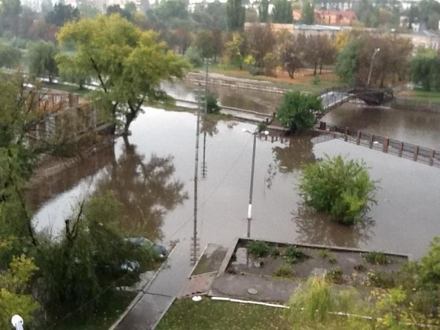 Трехчасовой дождь затопил Кировоград (Фото)