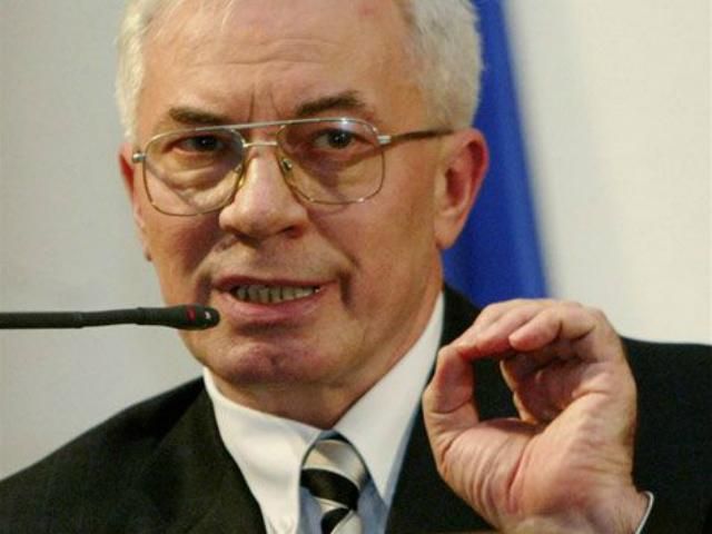 Азаров прогнозирует стабильный курс гривны Азаров прогнозирует стабильный курс гривны