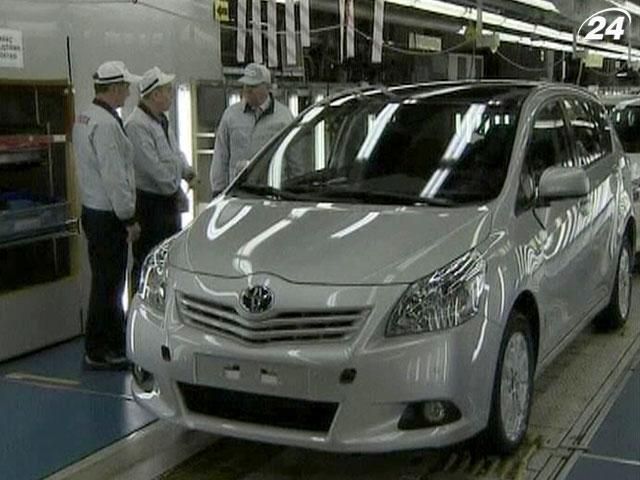 Toyota відкликає 7,4 мільйонів автівок через дефект склопідйомника