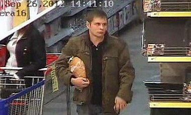 Міліція попросила українців не затримувати вбивцю з "Каравану" Міліція попросила українців не затримувати вбивцю з "Каравану"