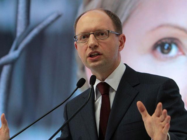 Яценюк назвал Тимошенко "непотопляемой"