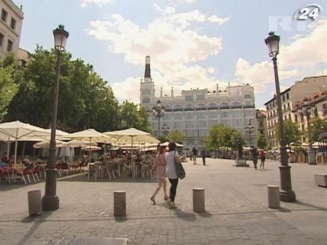 Іспанія опинилася за крок до "сміттєвого" рівня Іспанія опинилася за крок до "сміттєвого" рівня