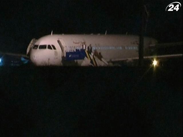 МЗС Туреччини: На борту сирійського літака був незаконний вантаж МЗС Туреччини: На борту сирійського літака був незаконний вантаж