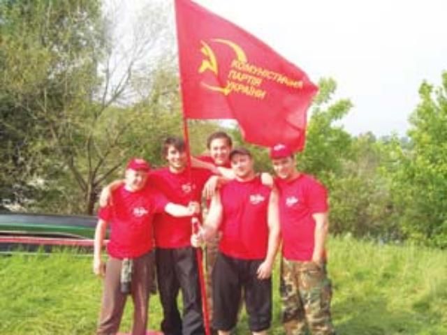 Опитування: Четвертина виборців КПУ — молодь Опитування: Четвертина виборців КПУ — молодь