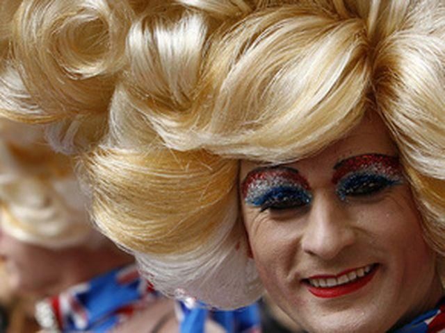 Мужчинам в Малайзии запретили носить женскую одежду Мужчинам в Малайзии запретили носить женскую одежду