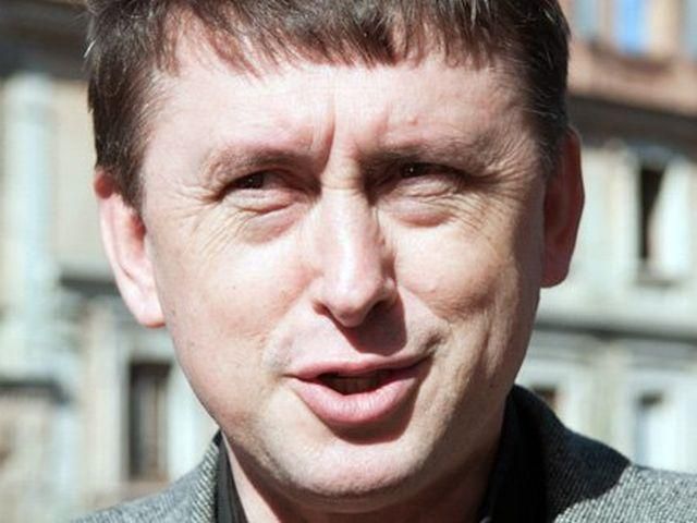 Мельниченко подал в суд на Турчинова, СМИ и политологов