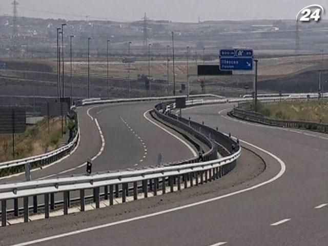 Власники платних доріг в Іспанії банкрутують через кризу Власники платних доріг в Іспанії банкрутують через кризу