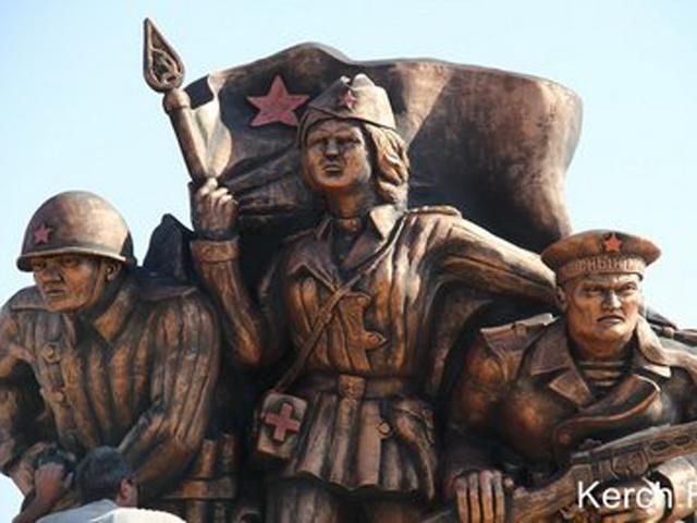 Мер Керчі обізвав журналістів виродками, гімнюками, фашистами та недоростками (Відео) Мер Керчі обізвав журналістів виродками, гімнюками, фашистами та недоростками (Відео)