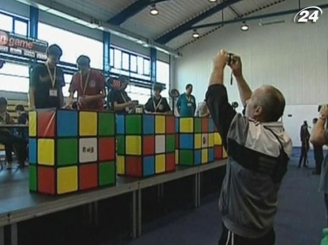 Польша принимает чемпионат по скоростной сборки кубика Рубика