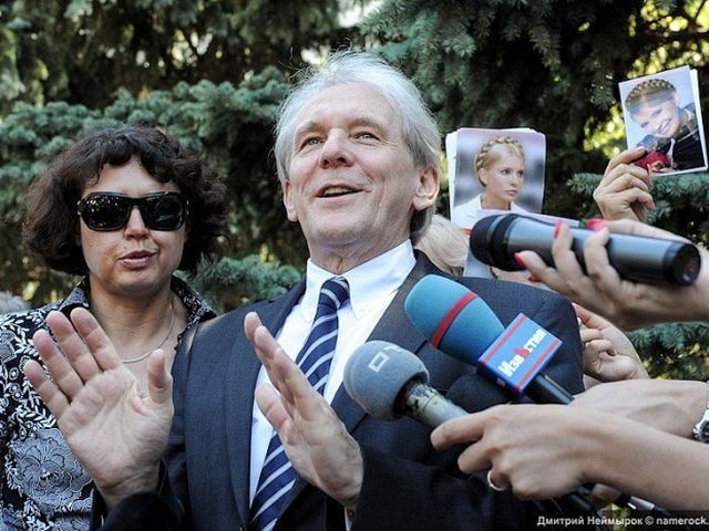 До Тимошенко приїхали німецькі медики До Тимошенко приїхали німецькі медики