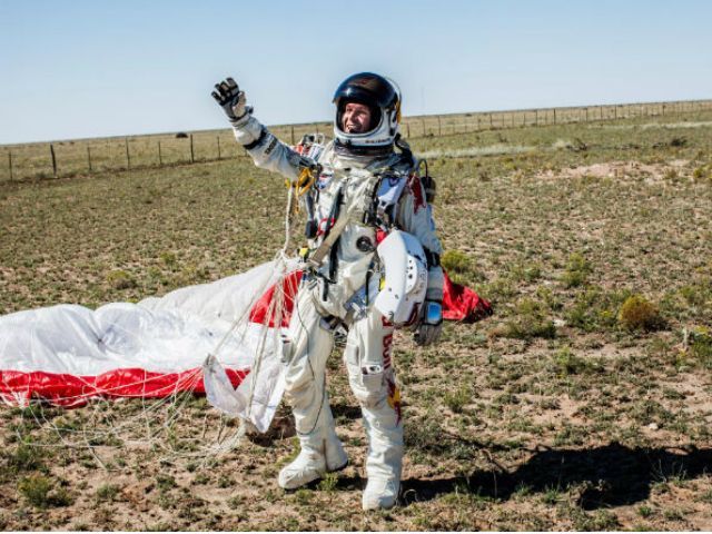 Парашютист-рекордсмен объявил о завершении спортивной карьеры Парашютист-рекордсмен объявил о завершении спортивной карьеры