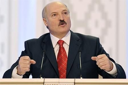 Лукашенко: Мені до Леніна і Сталіна ще "топати і топати"