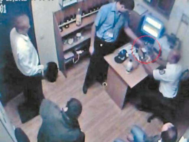 "Півострів Крим" оприлюднив деталі допиту охоронця, який вижив після стрілянини у "Каравані" "Півострів Крим" оприлюднив деталі допиту охоронця, який вижив після стрілянини у "Каравані"