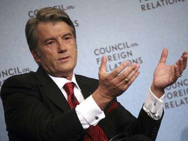 Ющенко критикує опозицію, називаючи її безвідповідальною