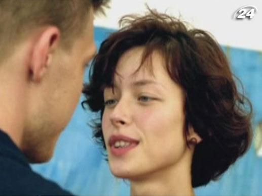 "Кохання з акцентом": Для одного з епізодів фільму купили 13 тисяч троянд "Кохання з акцентом": Для одного з епізодів фільму купили 13 тисяч троянд