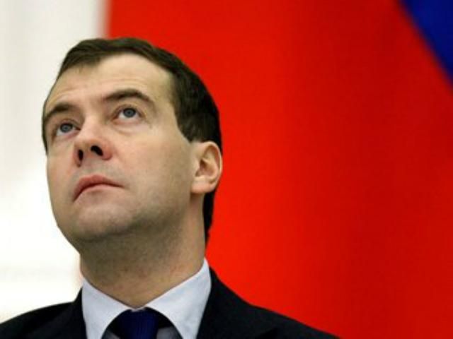 Медведев теперь будет передвигаться воздушным кортежем (Видео)