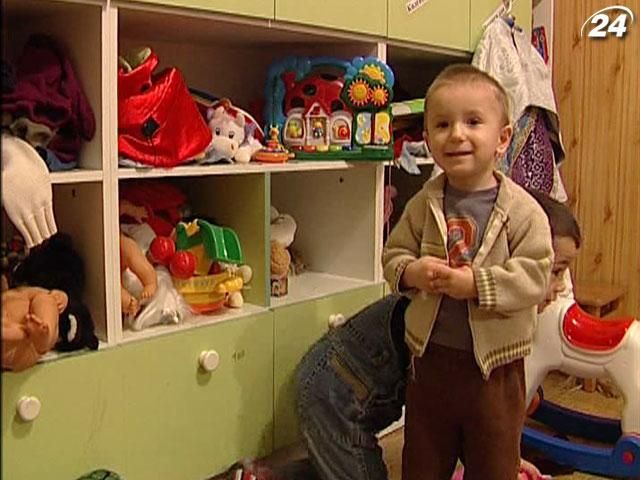 Тигипко: С 1 декабря увеличиваются выплаты на детей-сирот Тигипко: С 1 декабря увеличиваются выплаты на детей-сирот