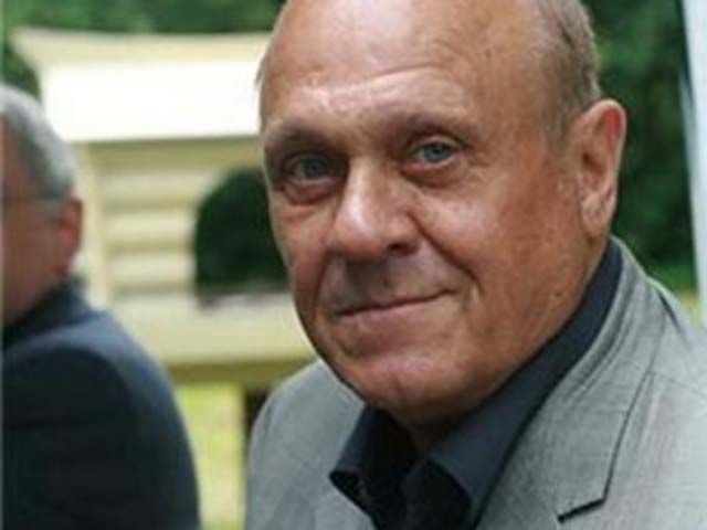 Российский актер Меньшов попал в аварию Российский актер Меньшов попал в аварию