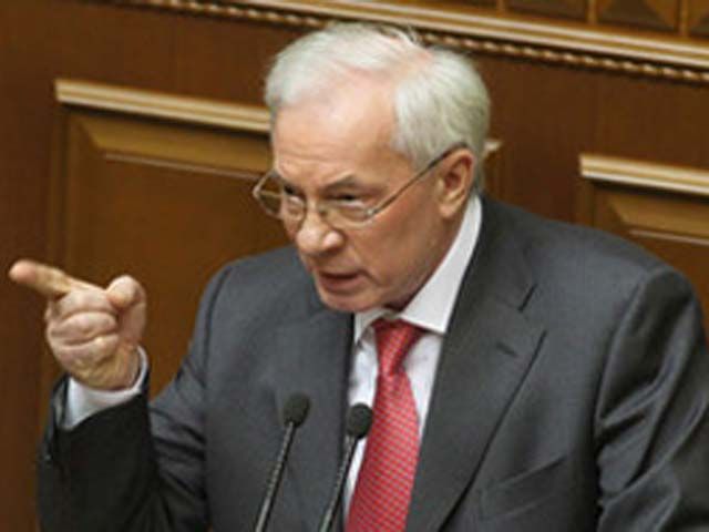 Азаров уволил своего советника Петренко Азаров уволил своего советника Петренко