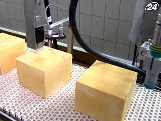 Українські молочні компанії відновили обсяги експорту сиру до Росії Українські молочні компанії відновили обсяги експорту сиру до Росії