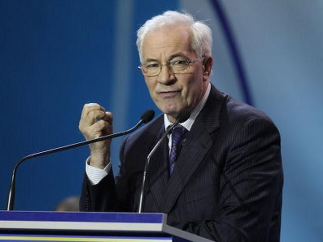 Азаров обіцяє зарпалату в 4 тисячі за два роки Азаров обіцяє зарпалату в 4 тисячі за два роки