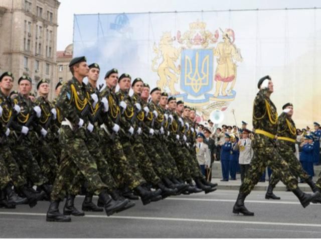 Военным в 2 раза поднимут зарплаты в 2013 году