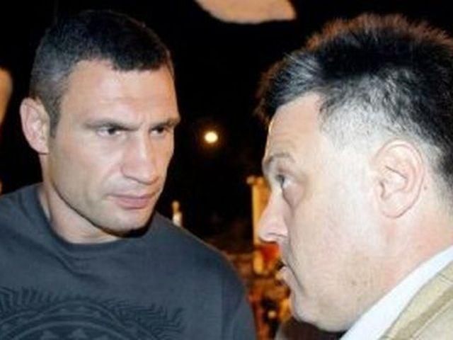 Тягнибок: За спиной у Кличко немало украинофобов Тягнибок: За спиной у Кличко немало украинофобов