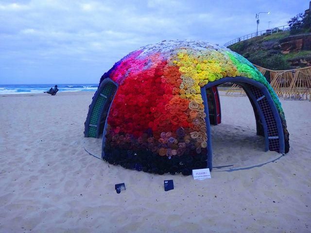В Австралії скульптури розмістили одразу на пляжі (Фото)
