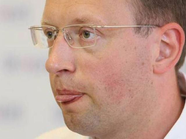 Яценюк вимагає чесного підрахунку голосів Яценюк вимагає чесного підрахунку голосів