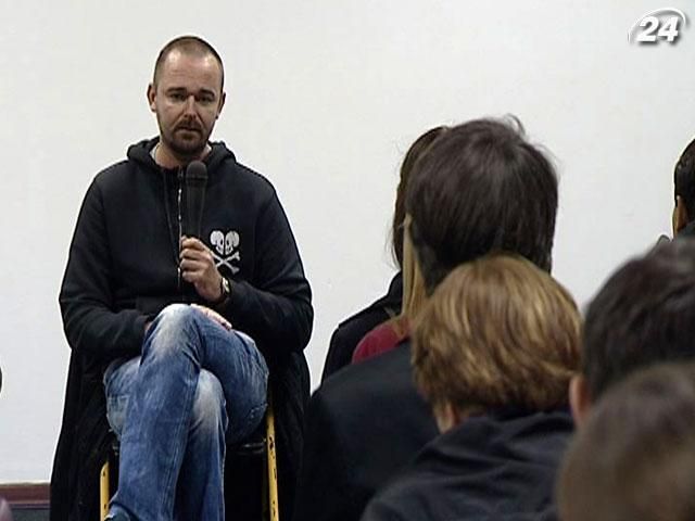 Російський кінорежисер поділився секретом як зняти недороге кіно Російський кінорежисер поділився секретом як зняти недороге кіно