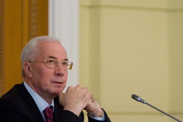 Азаров посоветовал украинцам выбирать хороших депутатов Азаров посоветовал украинцам выбирать хороших депутатов