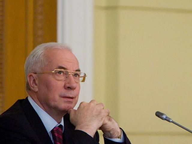 Азаров хоче, щоб студенти працювали у будівельних загонах Азаров хоче, щоб студенти працювали у будівельних загонах