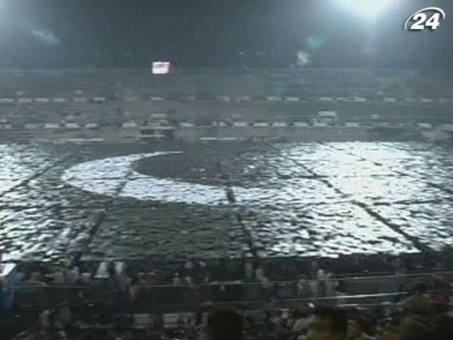 Понад 24 тисячі пакистанців утворили "живий" прапор Понад 24 тисячі пакистанців утворили "живий" прапор