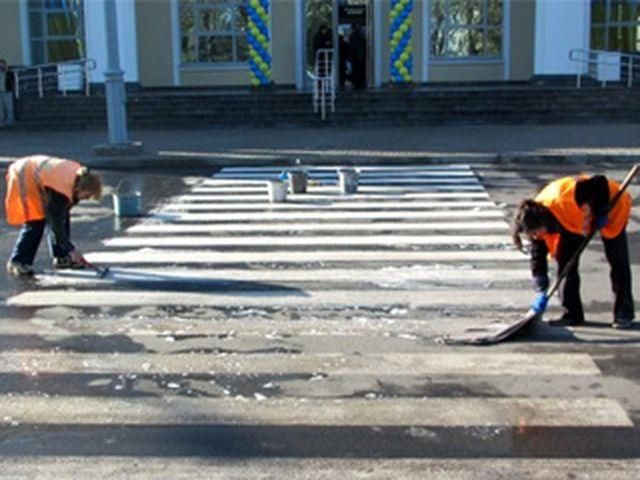 Колесникова в Славянске встречали дорогами, которые мыли с мылом (Фото)