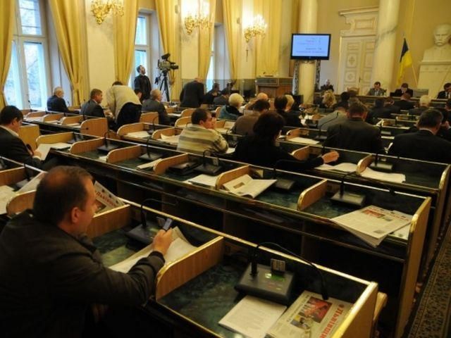 У Львові депутати посилали журналістів у ж*пу і голосували чужими картками (Фото, відео)