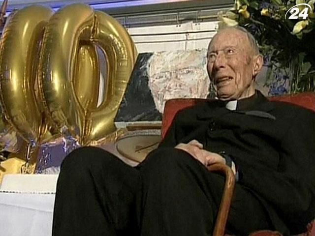 Капеллан из Австралии признан старейшим в мире педагогом Капеллан из Австралии признан старейшим в мире педагогом