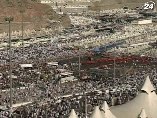 Мусульмане всего мира совершают паломничество к святыням ислама Мусульмане всего мира совершают паломничество к святыням ислама