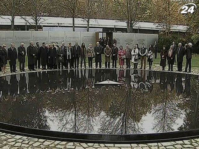 Меркель открыла мемориал цыганам-жертвам нацизма
