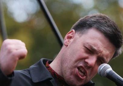 Тягнибок призвал приходить на выборы с телефонами и фиксировать нарушения Тягнибок призвал приходить на выборы с телефонами и фиксировать нарушения