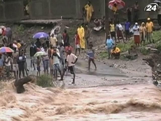На Кубе и Ямайке бушует ураган "Сэнди" На Кубе и Ямайке бушует ураган "Сэнди"