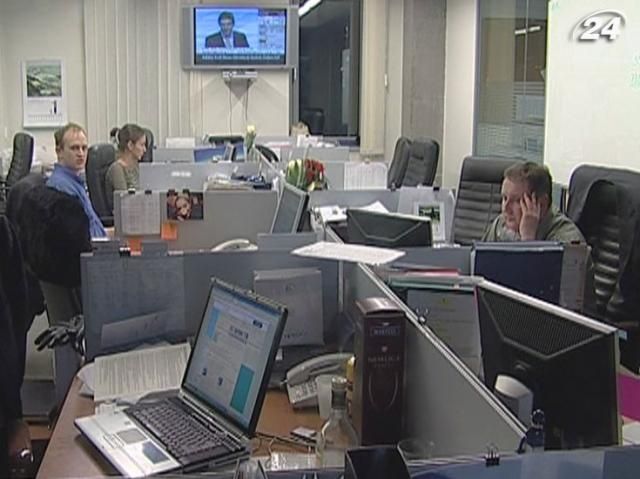 Фондові індекси України знижуються під тиском невизначеності Фондові індекси України знижуються під тиском невизначеності