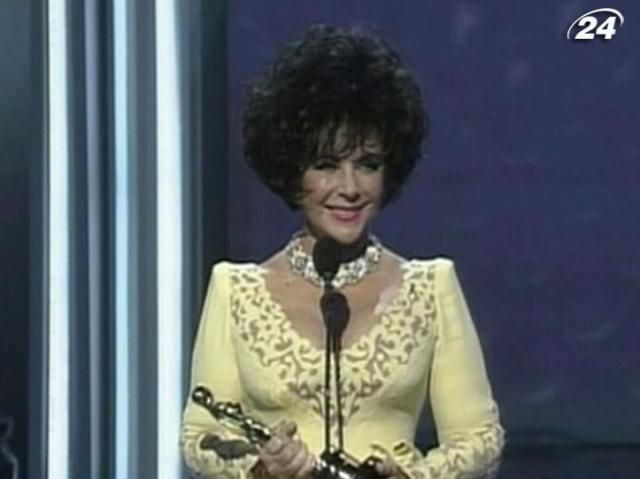 Элизабет Тейлор возглавила рейтинг звезд, которые зарабатывают после смерти Элизабет Тейлор возглавила рейтинг звезд, которые зарабатывают после смерти