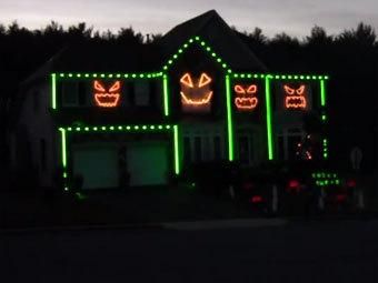 Гірлянда для Хелловіну заспівала "Gangnam Style" (Відео) Гірлянда для Хелловіну заспівала "Gangnam Style" (Відео)