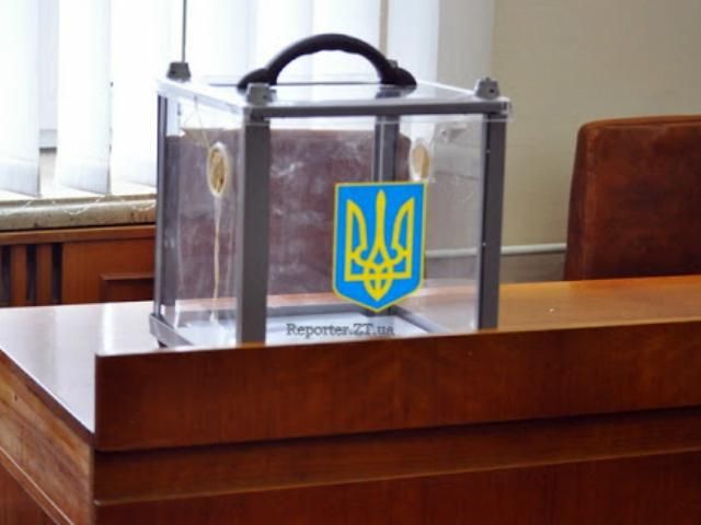 У Києві члени ДВК намагалися викрасти урну та бюлетені