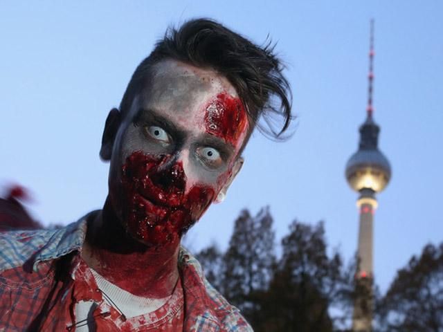 Берліном пройшлося майже 150 зомбі