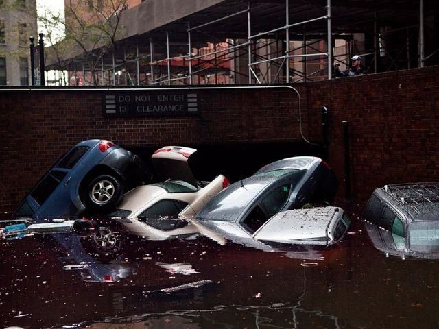 Обама назвав Нью-Йорк зоною "великого стихійного лиха" (Фото) Обама назвав Нью-Йорк зоною "великого стихійного лиха" (Фото)