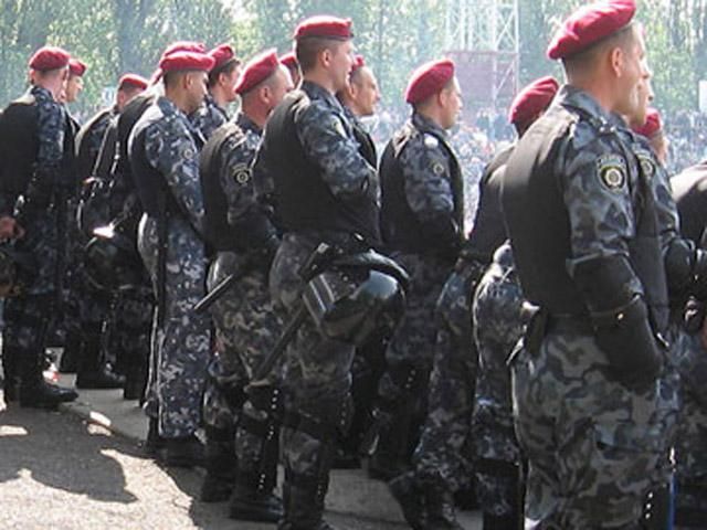 В округе Гереги милиция и "Беркут" В округе Гереги милиция и "Беркут"