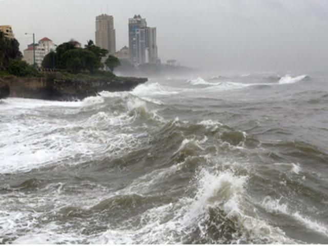 Від урагану Сенді загинуло понад 30 осіб на Східному узбережжі США Від урагану Сенді загинуло понад 30 осіб на Східному узбережжі США